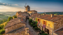 Chaque année, l’ail rose transforme ce village médiéval du Tarn en rendez-vous gourmand