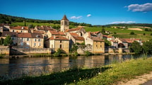 Pourquoi Bergerac désigne-t-il à la fois une ville et une appellation de vin ?