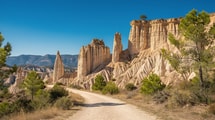 Dans les Pyrénées-Orientales, un paysage lunaire taillé dans des roches vieilles de 4 millions d’années