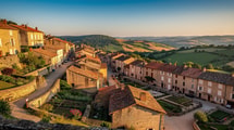 Ce village de l’Aveyron mêle ruelles de sauveté et tracé de bastide