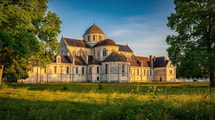 Ce village abrite les gisants d’Aliénor, Henri II et Richard Cœur de Lion