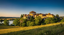 Cette halle ronde du Tarn-et-Garonne donne son visage à un village perché sur la Garonne