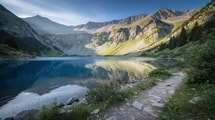 Ce lac pyrénéen atteint 135 m de profondeur et reste réputé le plus profond des Pyrénées