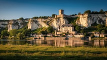 250 marches creusées dans la roche : ce village du Vexin garde son donjon