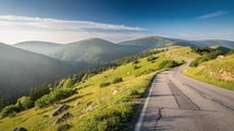 Cette route des Vosges fut créée pendant la Grande Guerre et dépasse 80 kilomètres