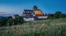 Ce village de la Creuse, fondé en 1028, abrite une abbatiale romane