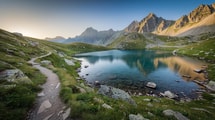À 2 353 m, ce lac des Alpes-Maritimes se gagne après 12 km de marche