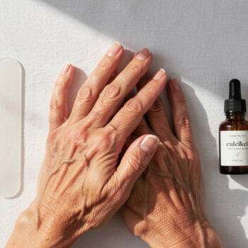 Die 5 Nagelprodukte die nach 50 wirklich helfen, eine Dermatologin erklaert warum