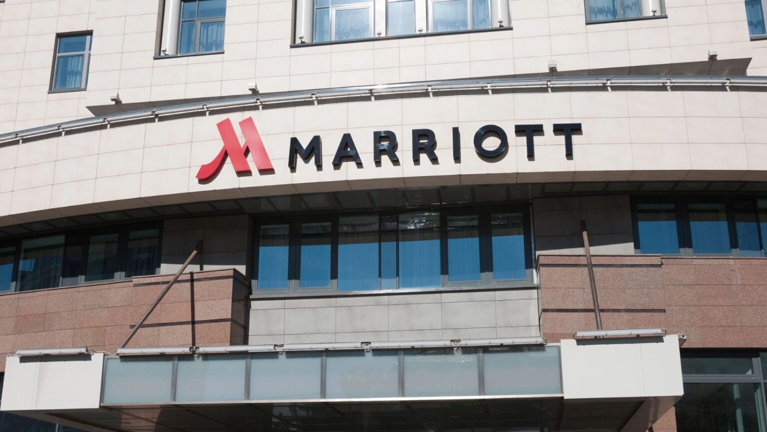 What Mattress Does Marriott Use? Secrets of Hotel Comfort Revealed