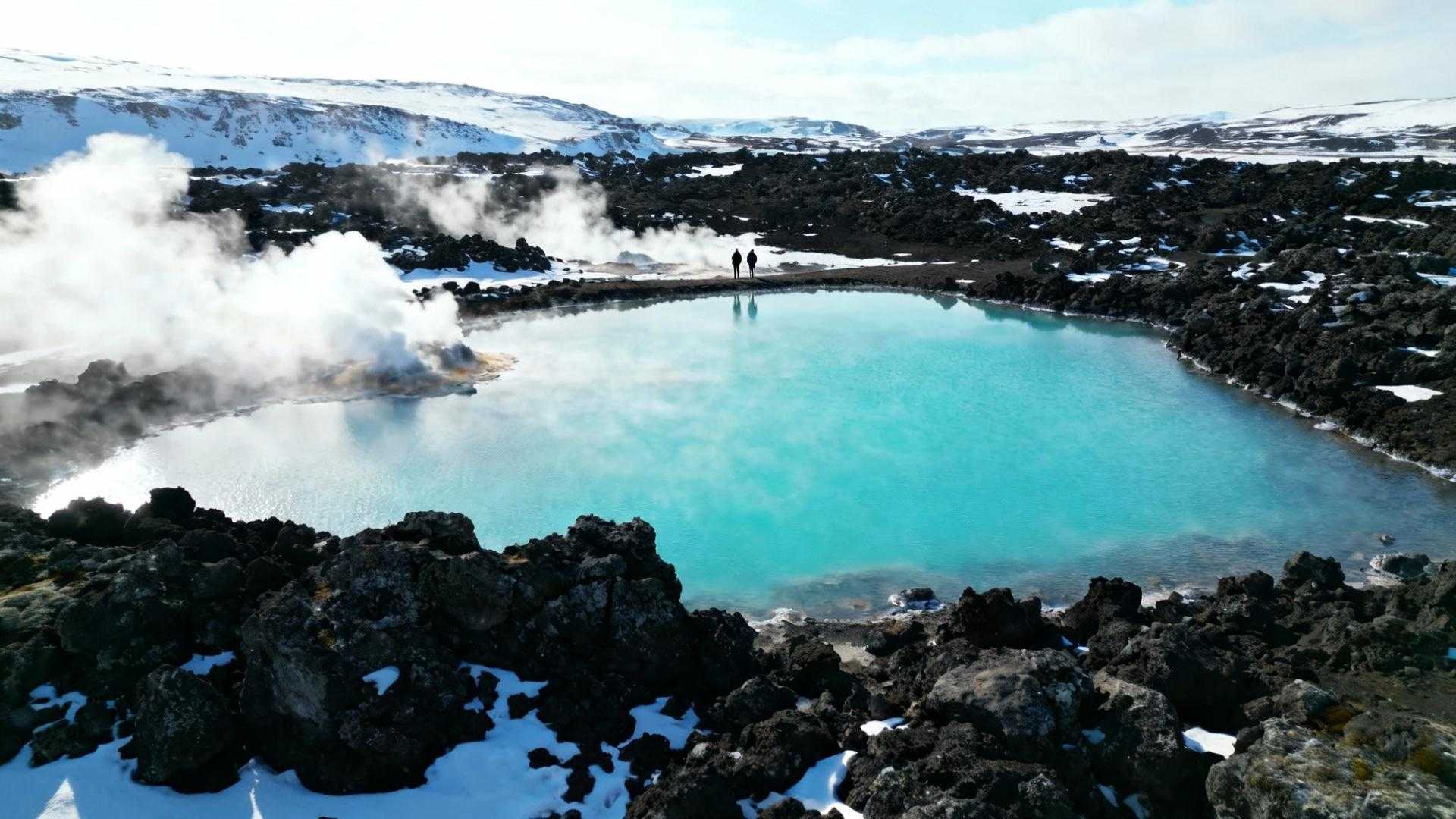 How Icelanders use 8 daily rituals to survive 20-hour darkness that tourists never learn