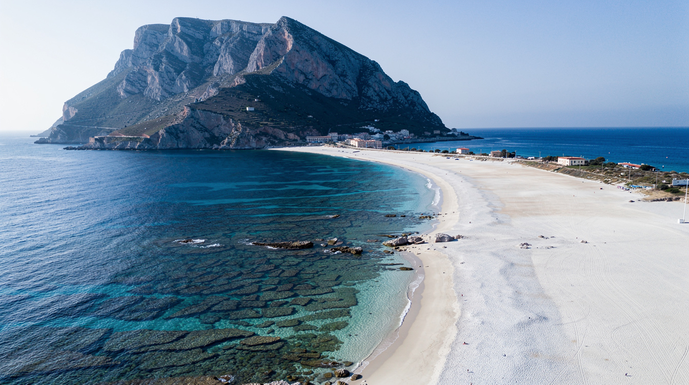 Monte Monaco blocks the Scirocco and gives this Sicilian beach 3 calm weeks in June