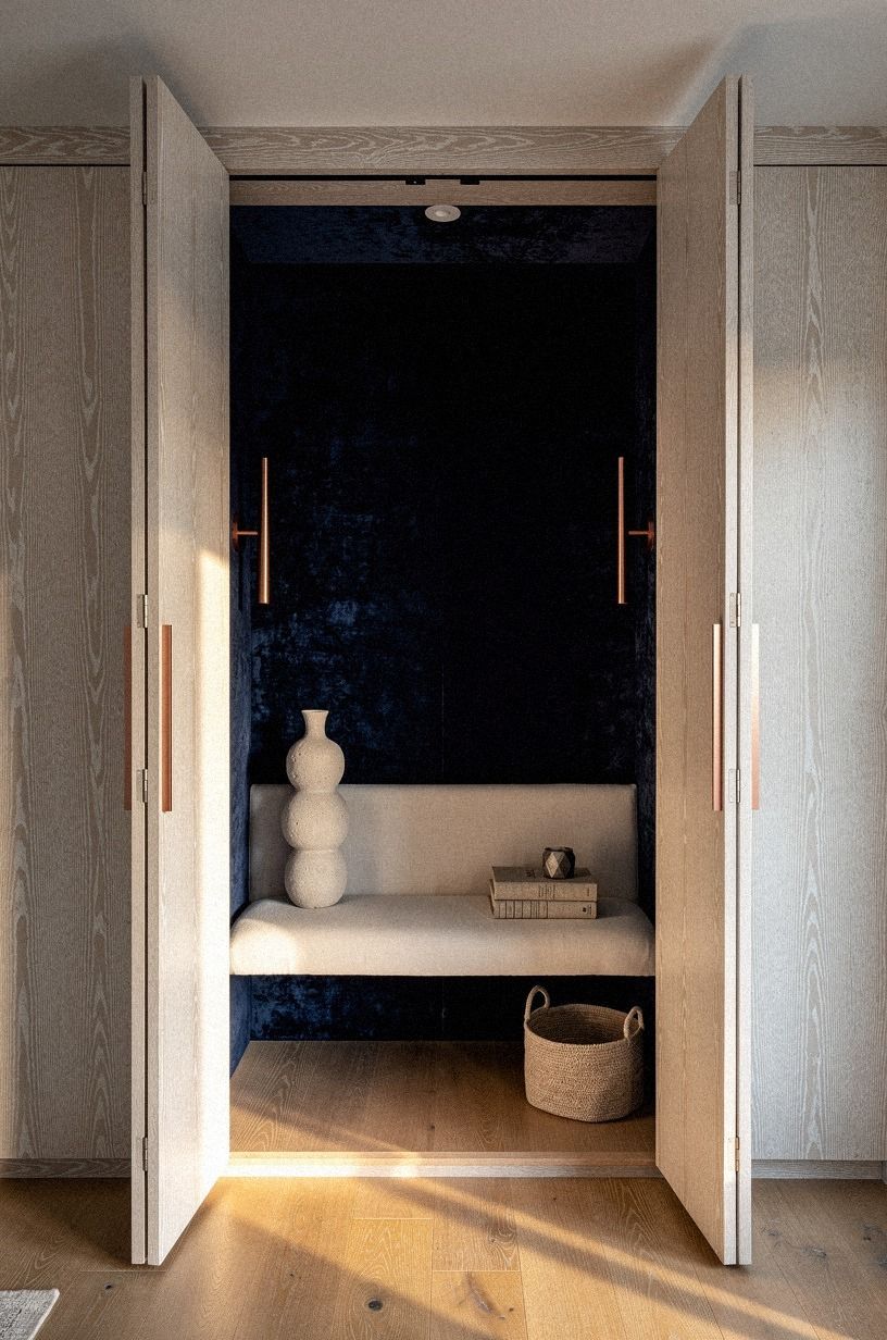 Finish the inner room with velvet walls