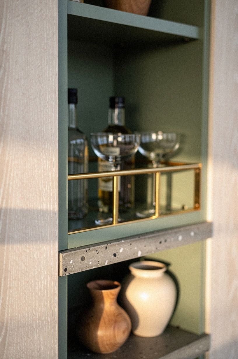 Brass rails vs chrome: which one wins the niche?