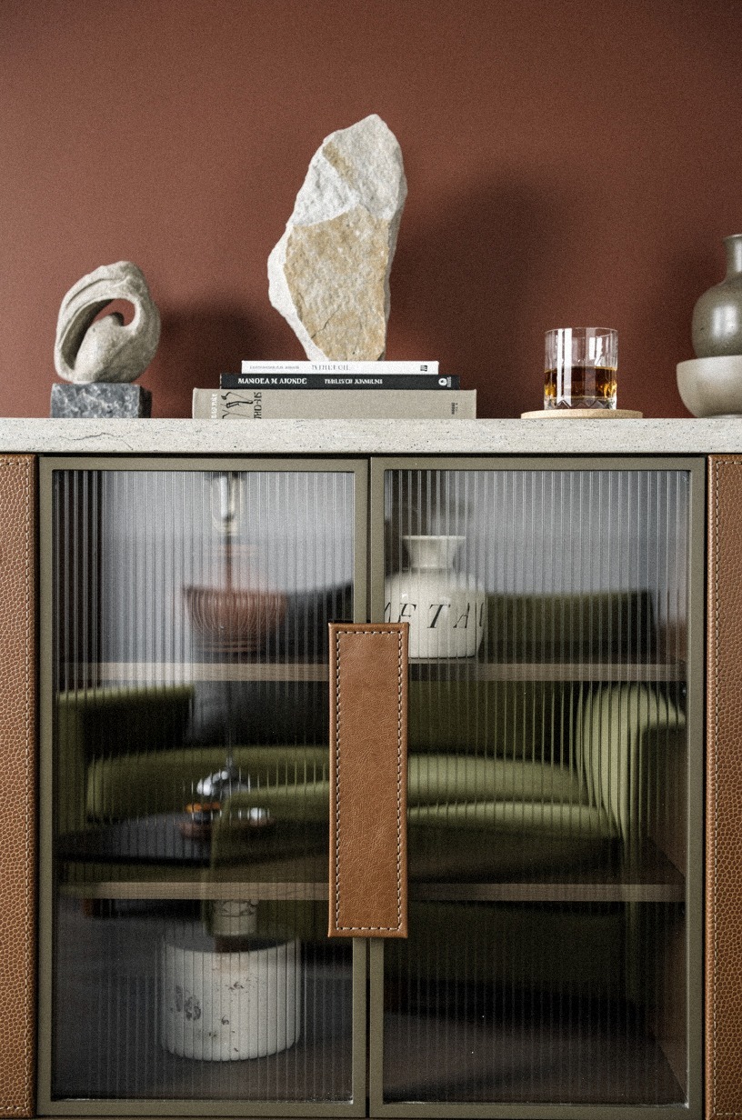 I added fluted glass to the cabinet