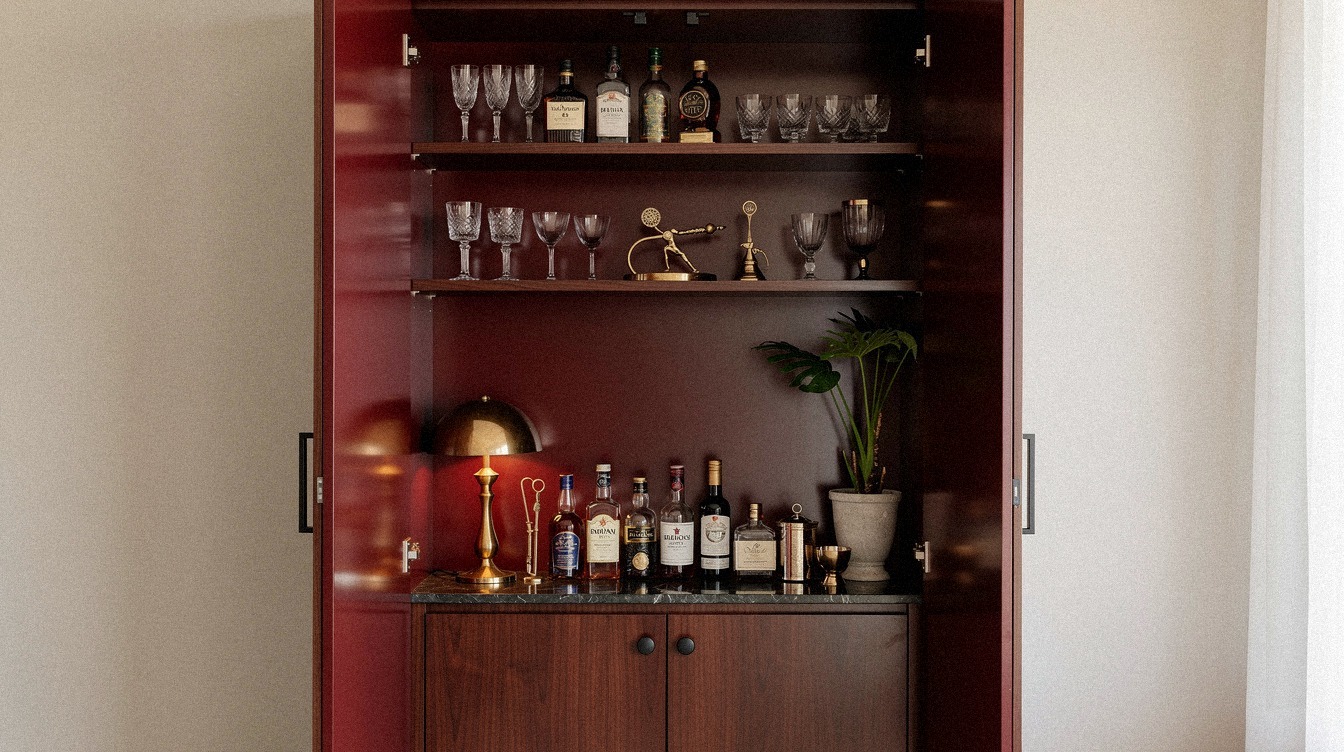 19 Closet Speakeasy Bar Ideas That Feel Hidden, Not Cramped