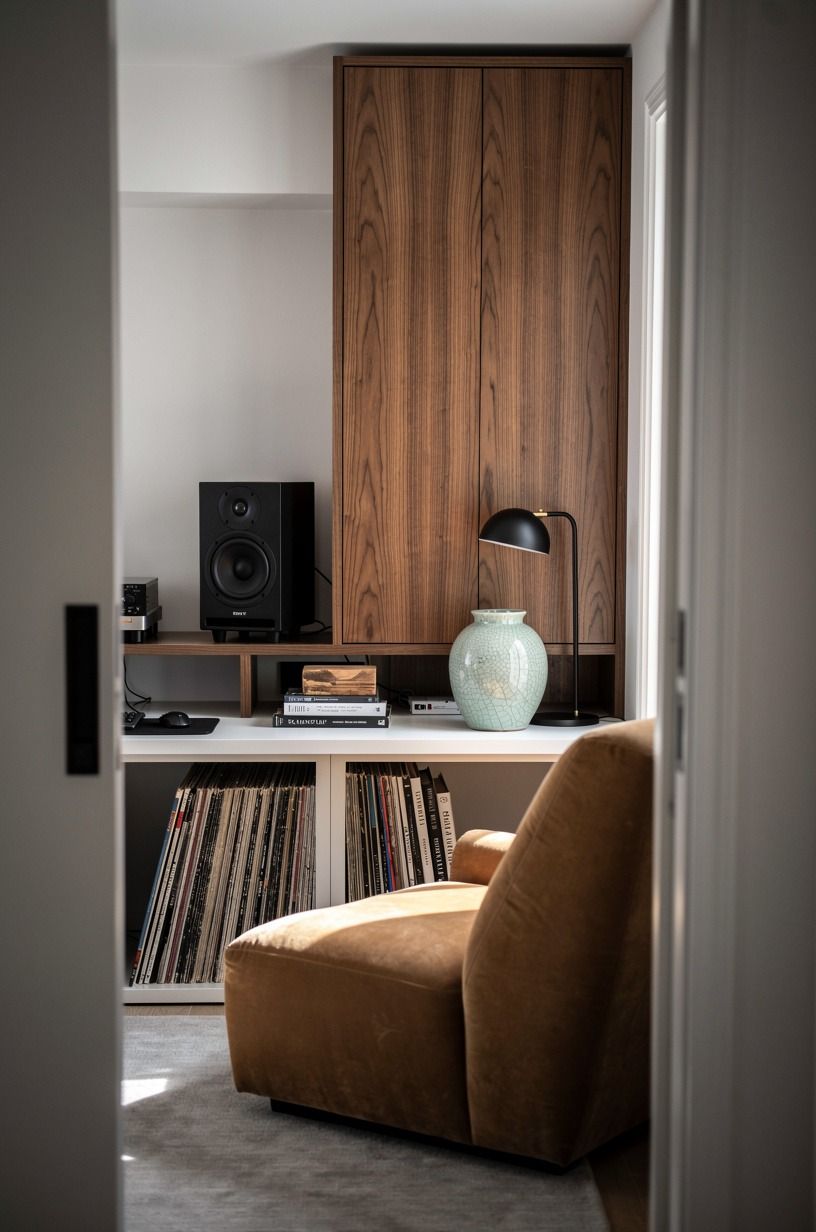 Soften the floor with oversized lounge seating