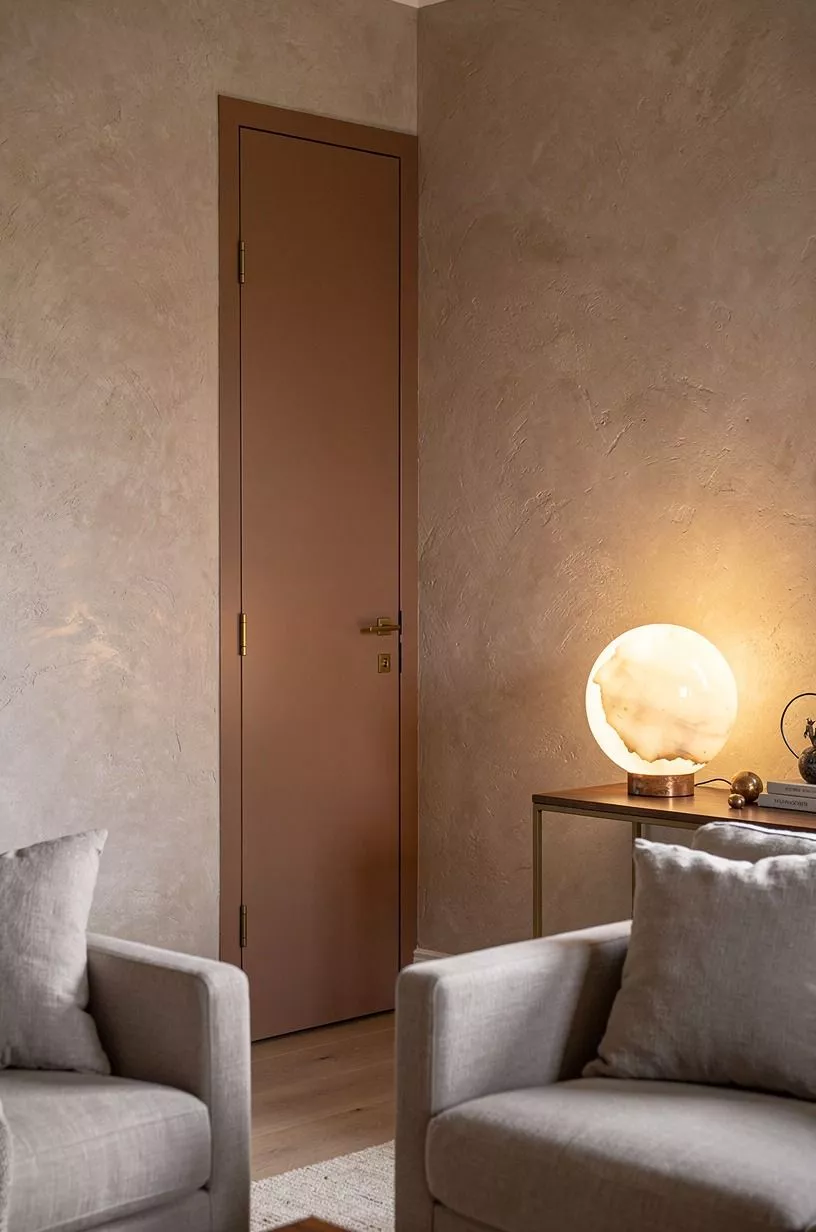 Skip the contractor: a weekend disguise with paint