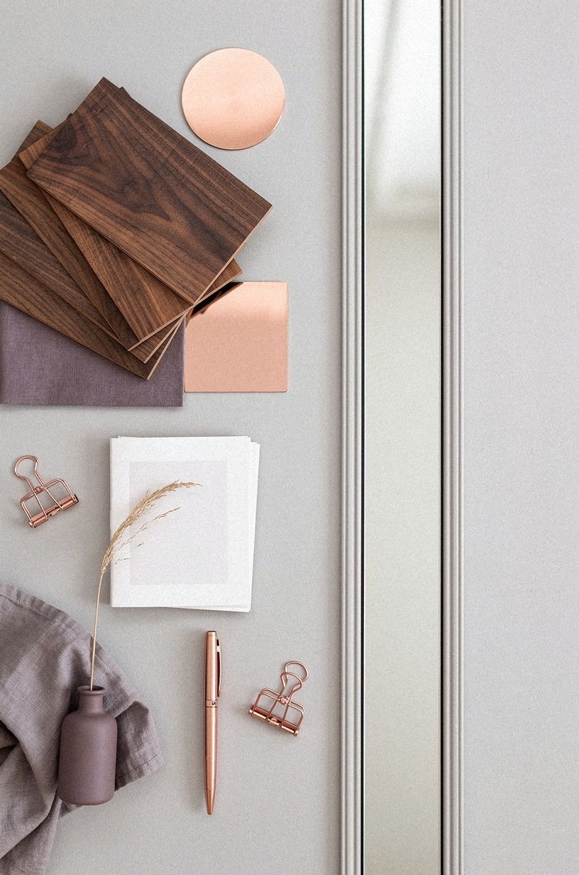 Layer molding across the mirrored seam