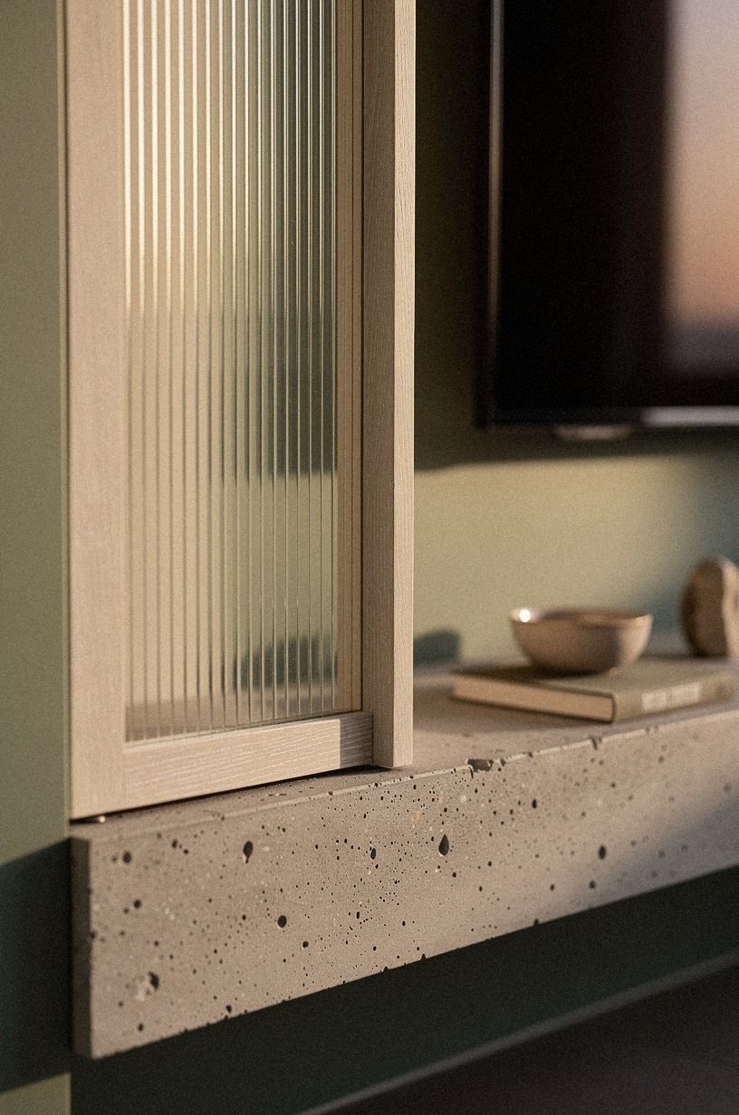 Use reeded glass beside the TV niche