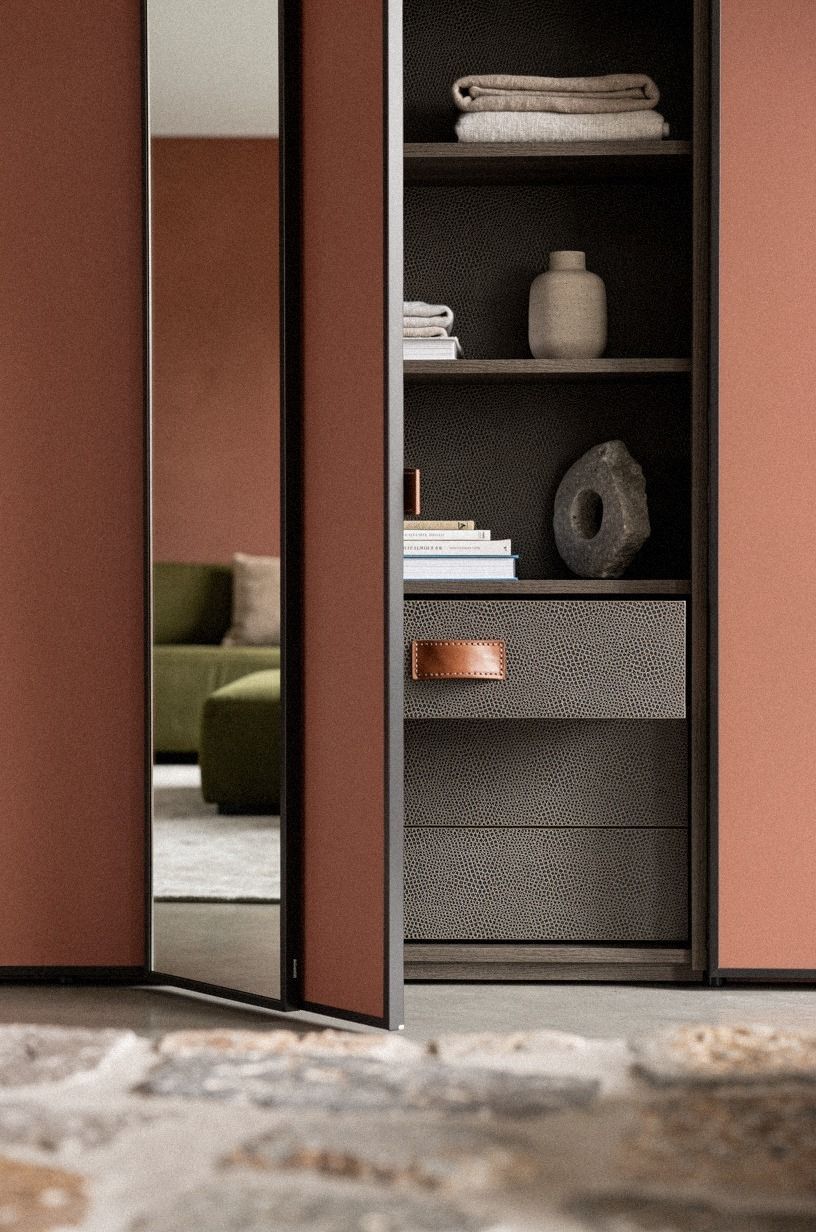 Finish with lounge storage beyond the mirror