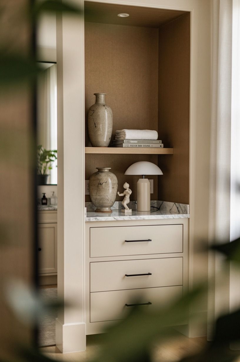Anchor the niche to the vanity line