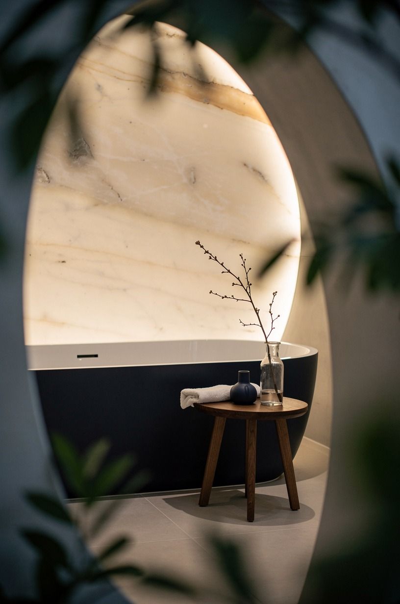 Let the tub wall stay almost empty