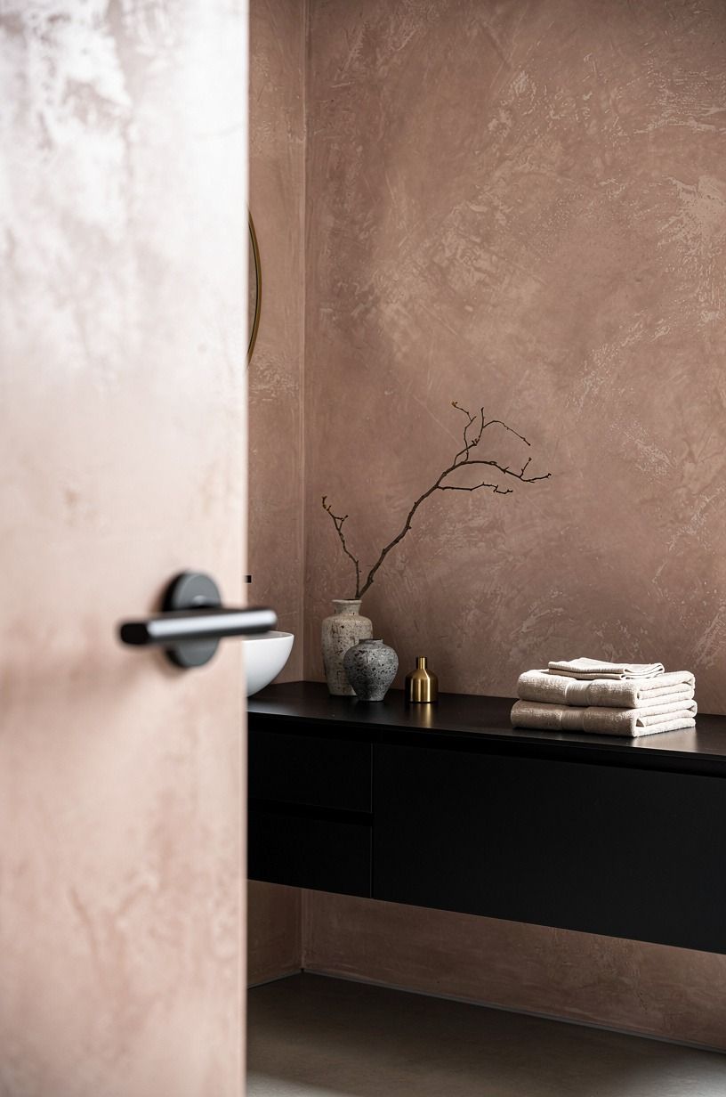 Try black hardware before a black vanity