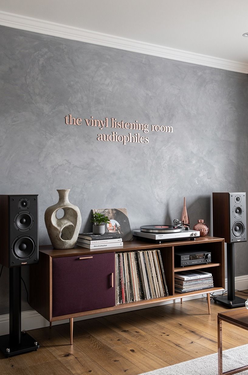 Paint the Back Wall in Farrow & Ball Pigeon