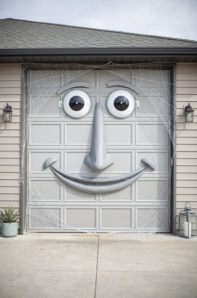 Extend the face onto the trim with spider details