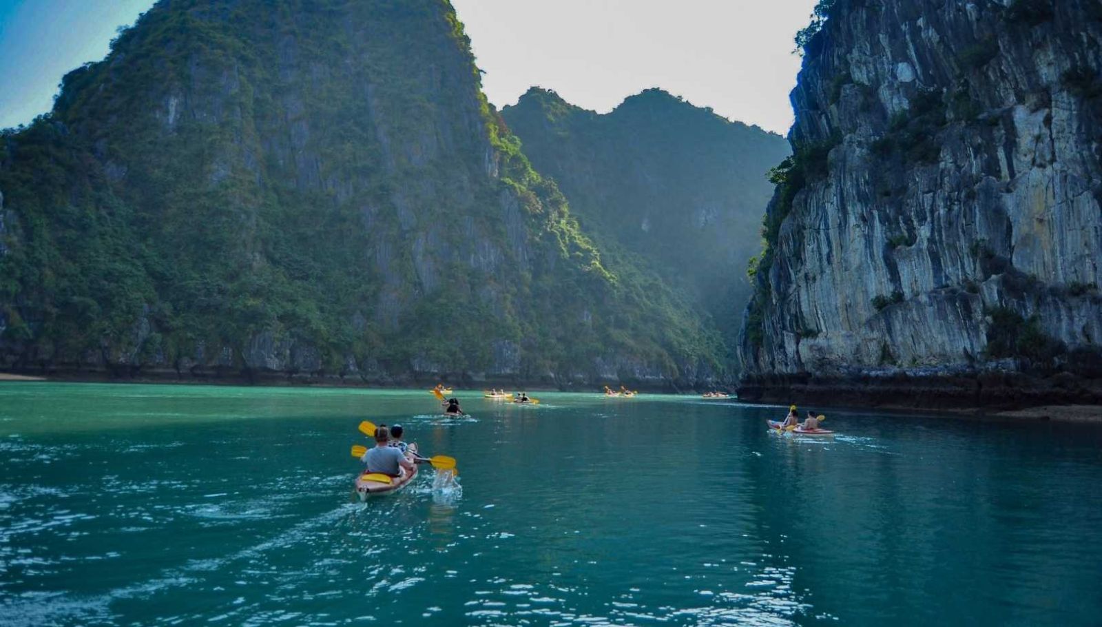 Mon baptême en canoë-kayak en Ardèche : 32 kilomètres de sensations entre falaises et rapides
