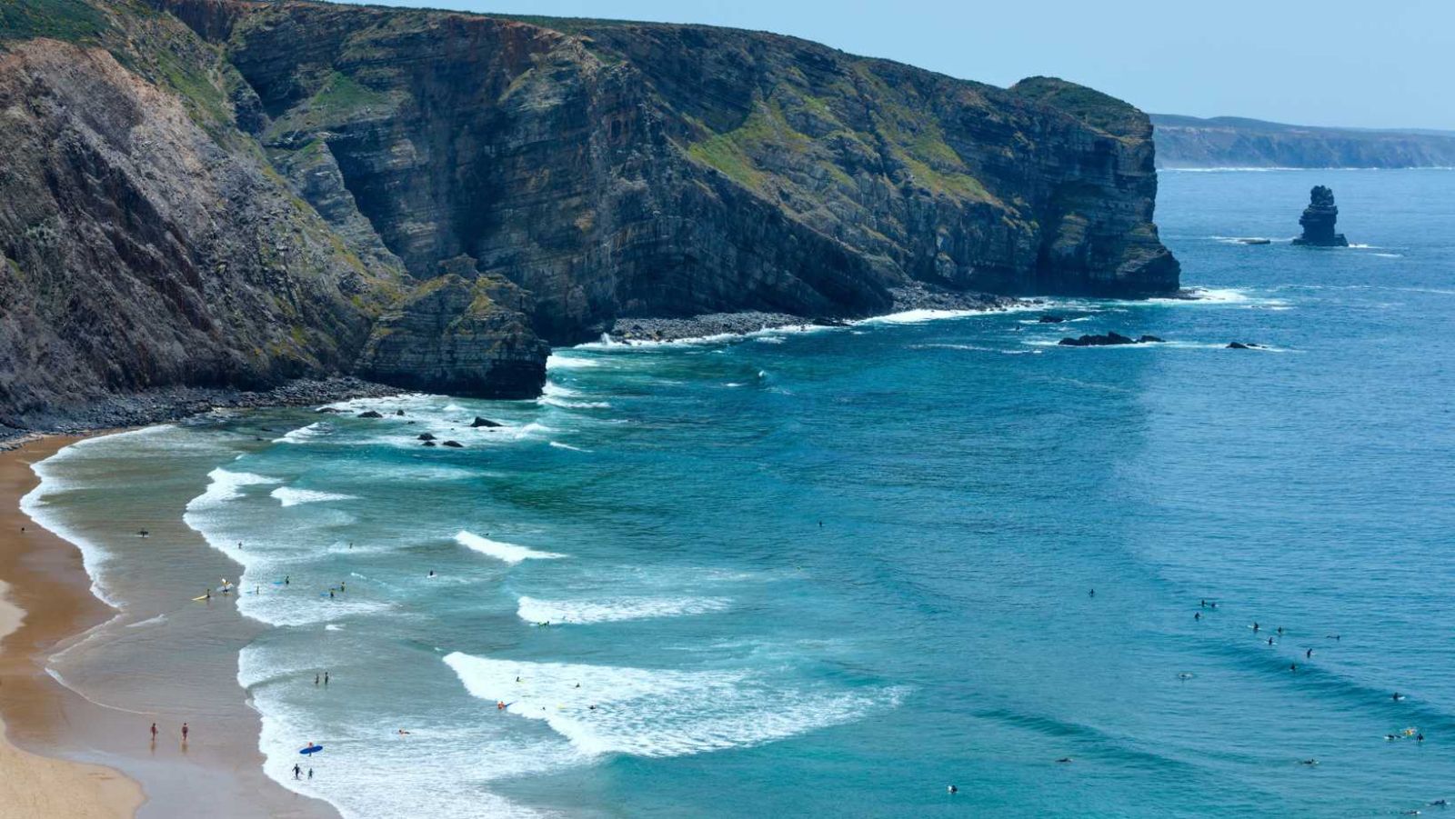 C'est dans cette crique que s'entraînent les futurs champions de surf