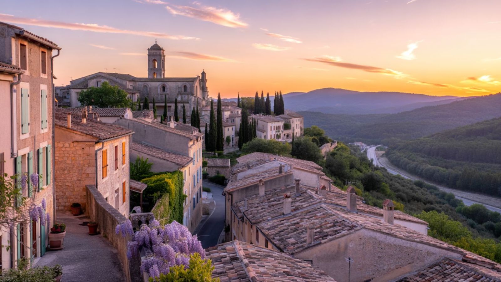 Ce village de 150 habitants possède la plus belle terrasse naturelle du sud de la France