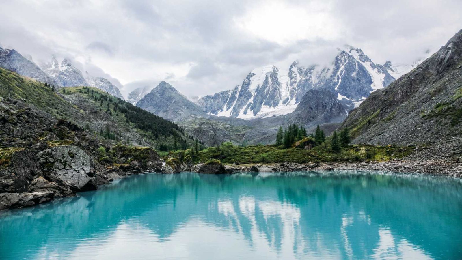 Ces montagnes pyrénéennes abritent la plus forte concentration de lacs d'altitude d'Europe