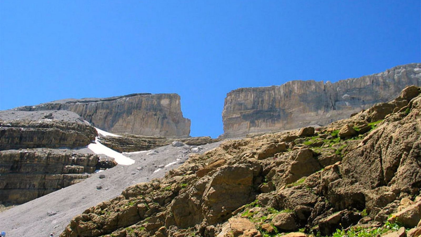 Cette faille pyrénéenne est l'une des formations géologiques les plus spectaculaires d'Europe