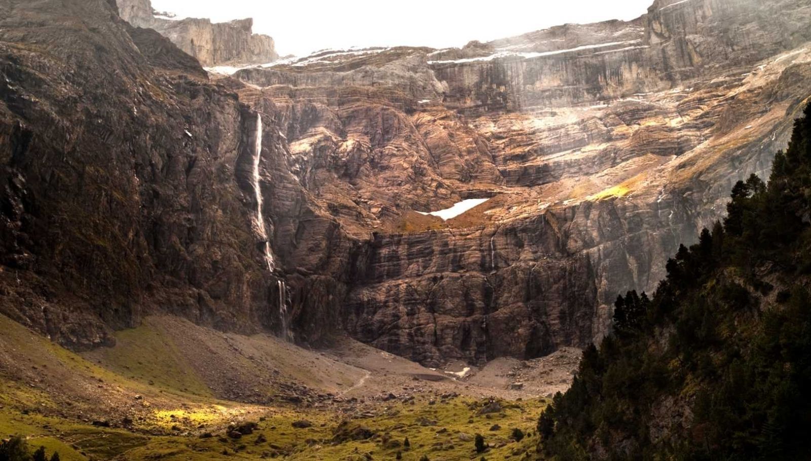 Ce cirque des Pyrénées où Roland aurait fendu la montagne avec son épée légendaire