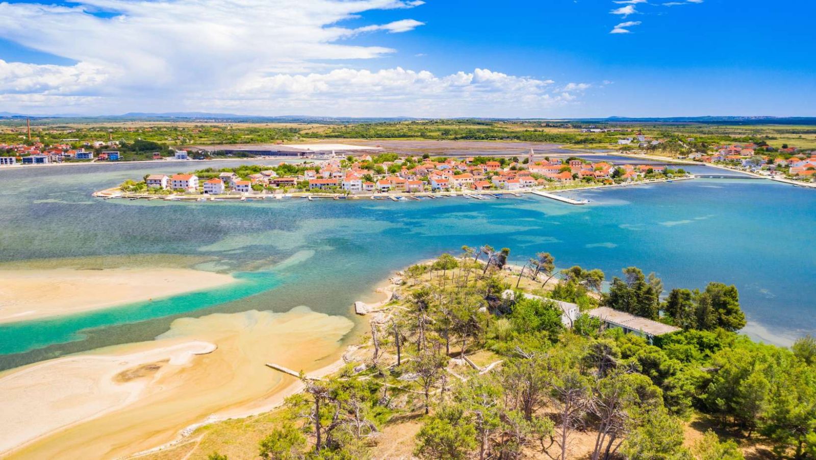 Dans ces villages français, l'eau est si turquoise qu'on les confond avec les Caraïbes