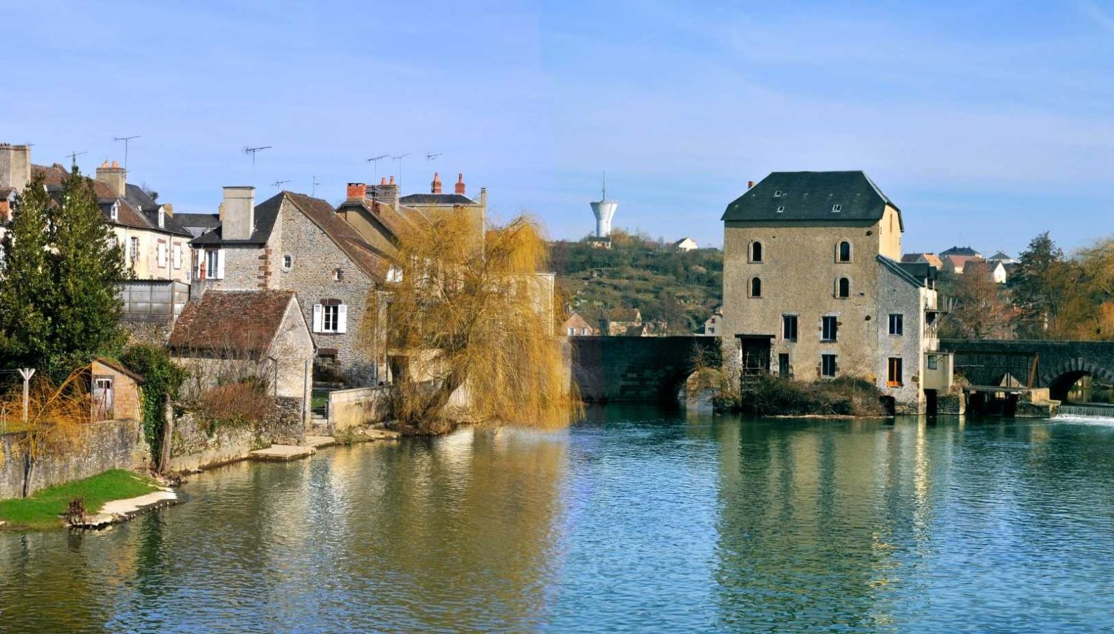 Ce village fortifié qui a résisté à Guillaume le Conquérant révèle ses secrets millénaires