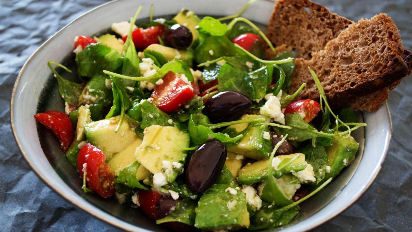 La salade, un vrai allié minceur ou un leurre à calories ?