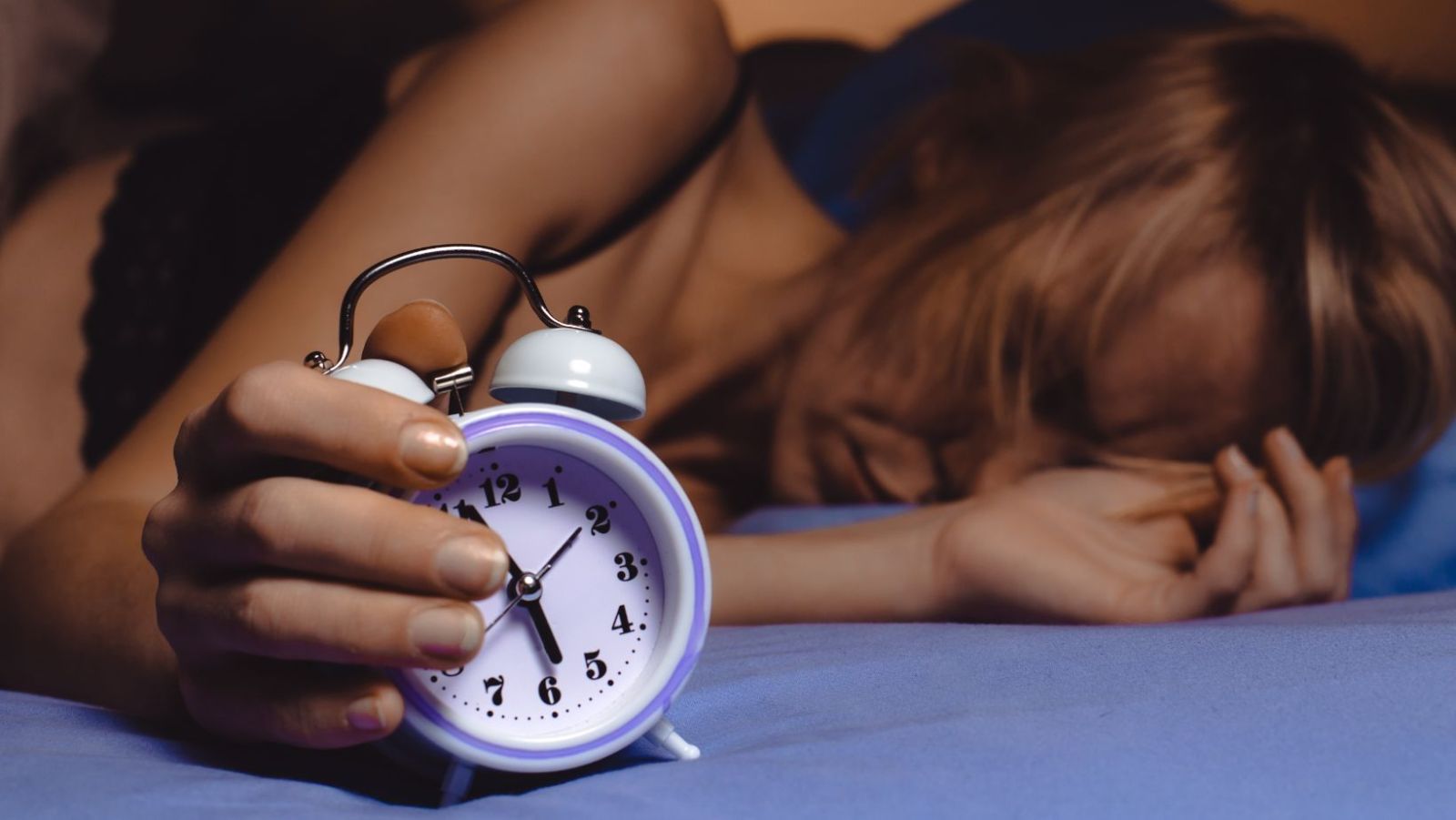 Dormir moins de 5h par nuit ferait grossir votre ventre de 32% d'après une étude