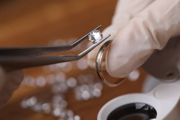 joaillerie taillerie création bijoux collections pierres précieuses Haut-Jura