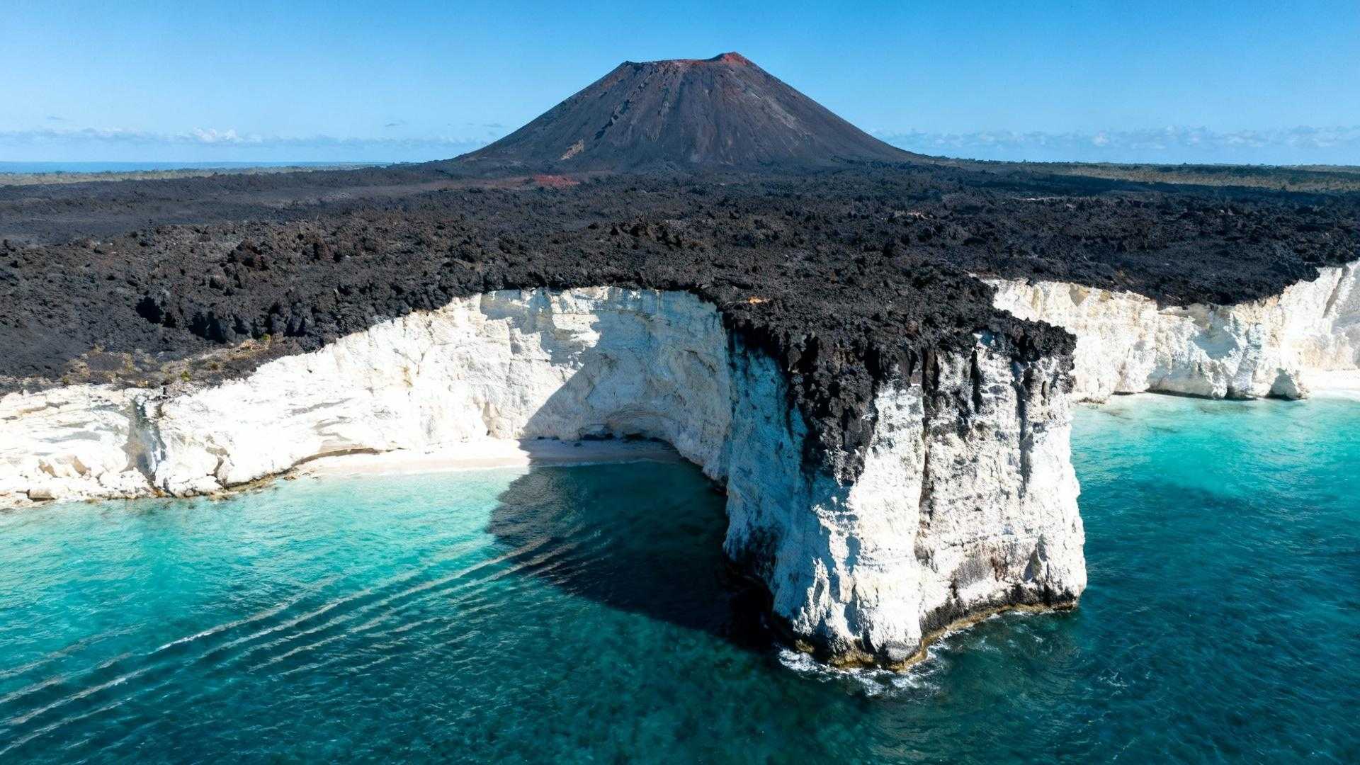 Ce rocher de 162 mètres interdit aux humains cache un secret marin unique
