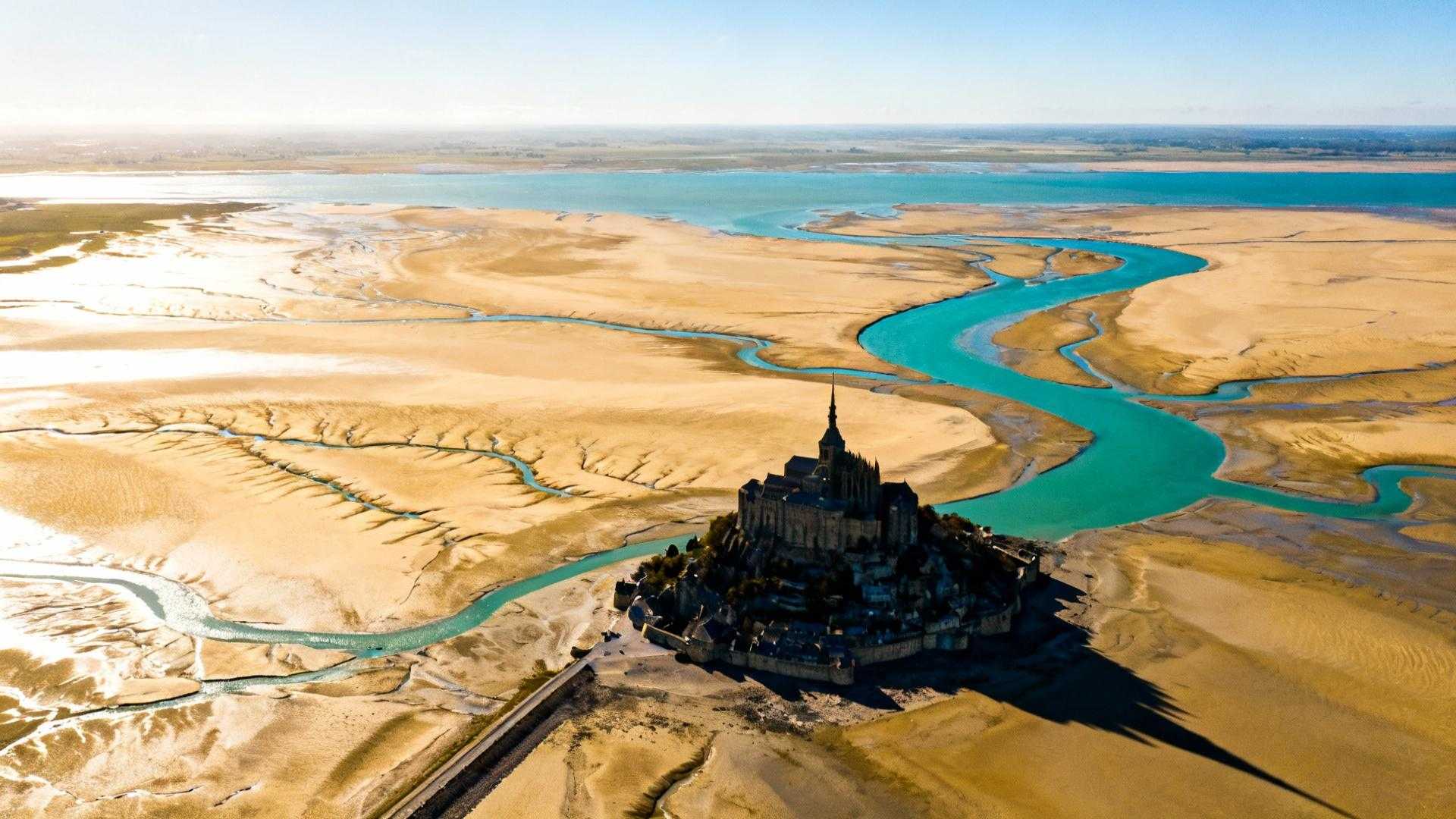 250 km² de paysage disparaissent deux fois par jour dans cette baie normande
