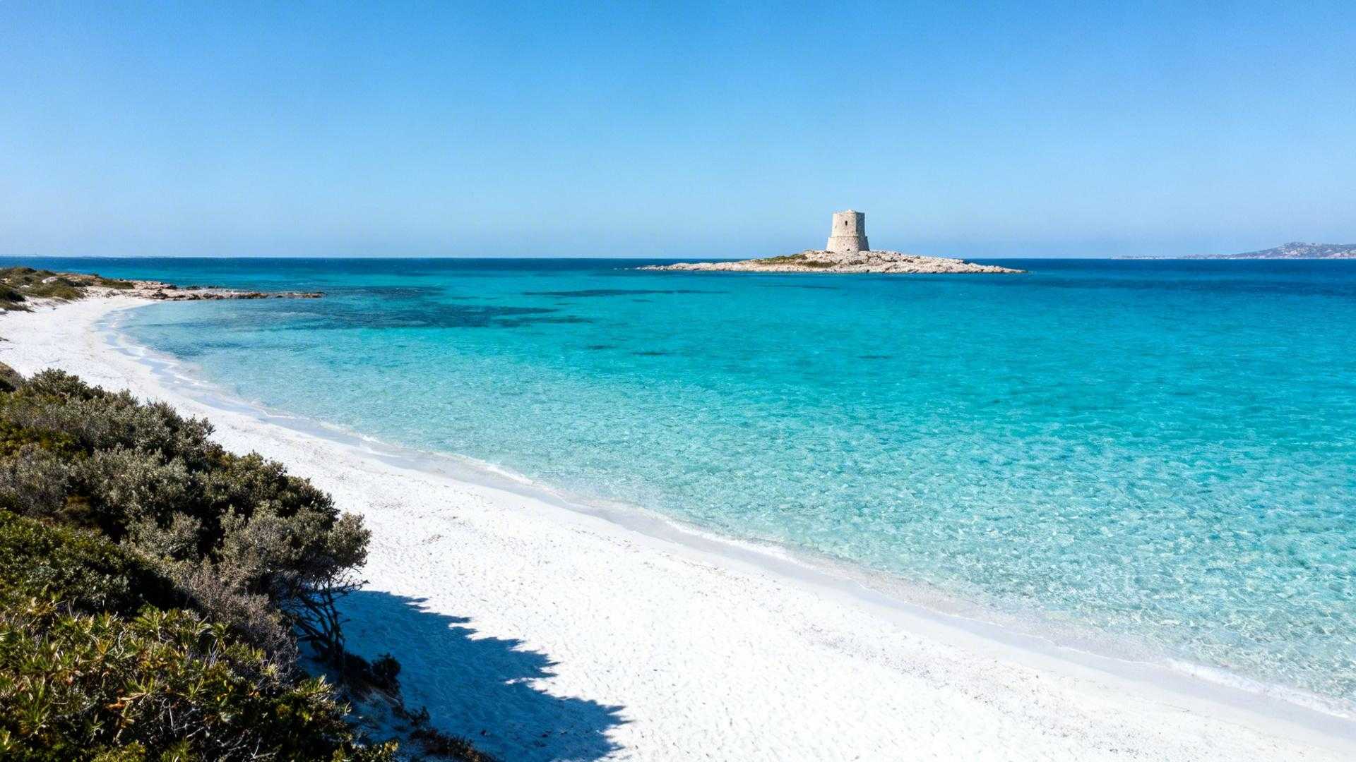 La Pelosa coûte 100 € la nuit quand les Maldives facturent 1 500 €