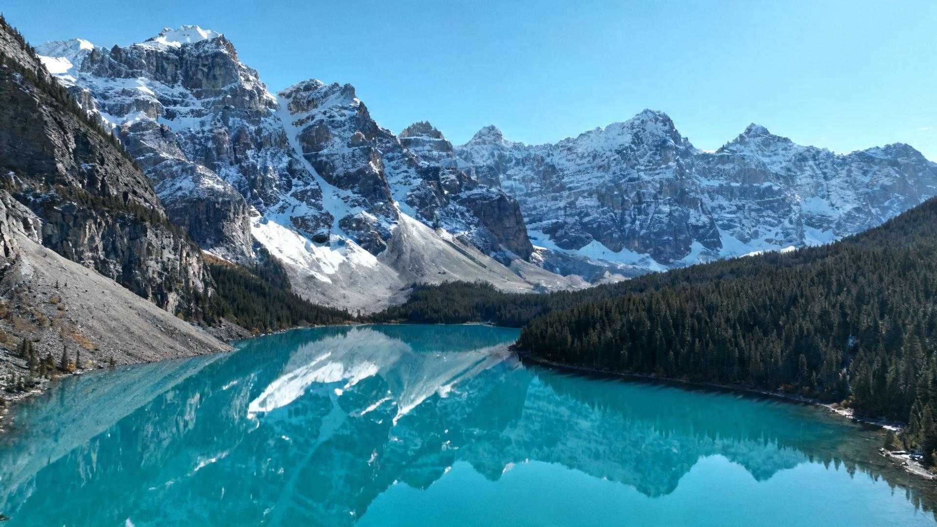 À 1 885 mètres, ce lac turquoise coûte 8 € — les Alpes facturent 35 €
