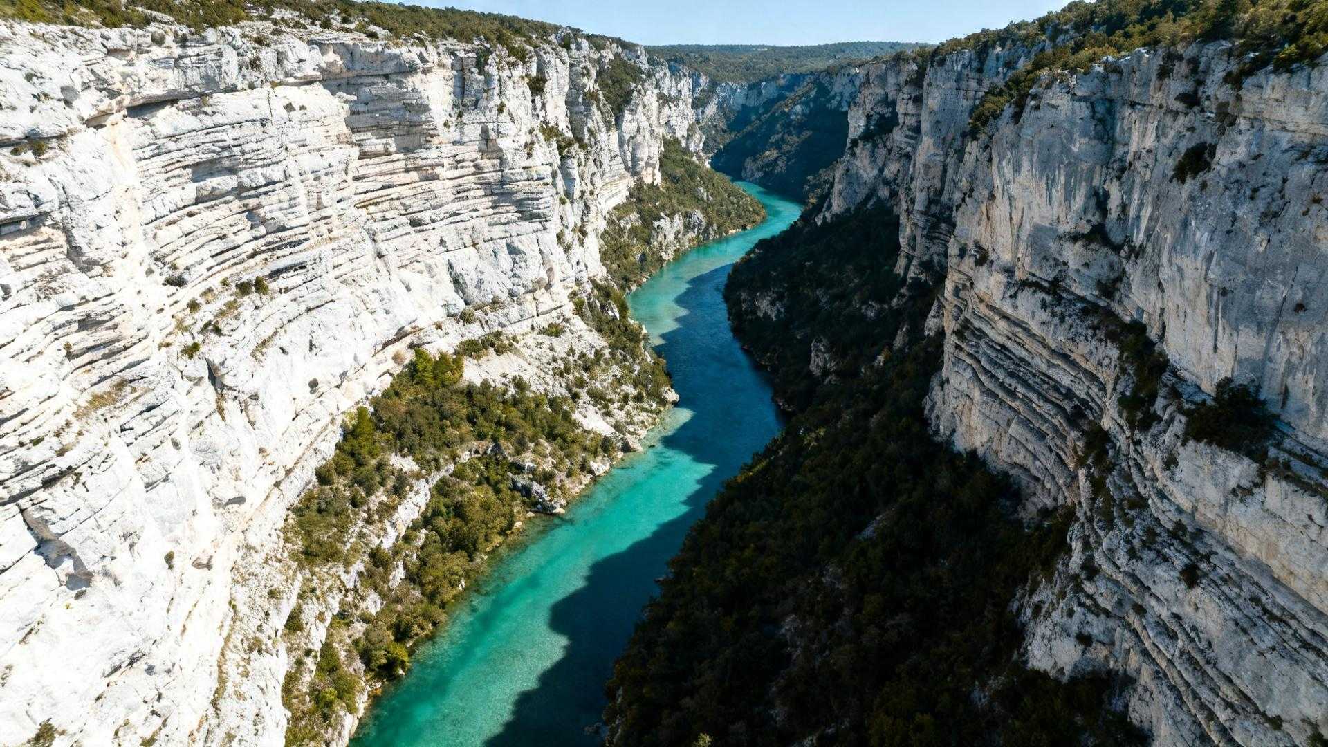 Ce canyon de 6 km cache des eaux turquoise à 40 km de Grenoble que personne ne cherche