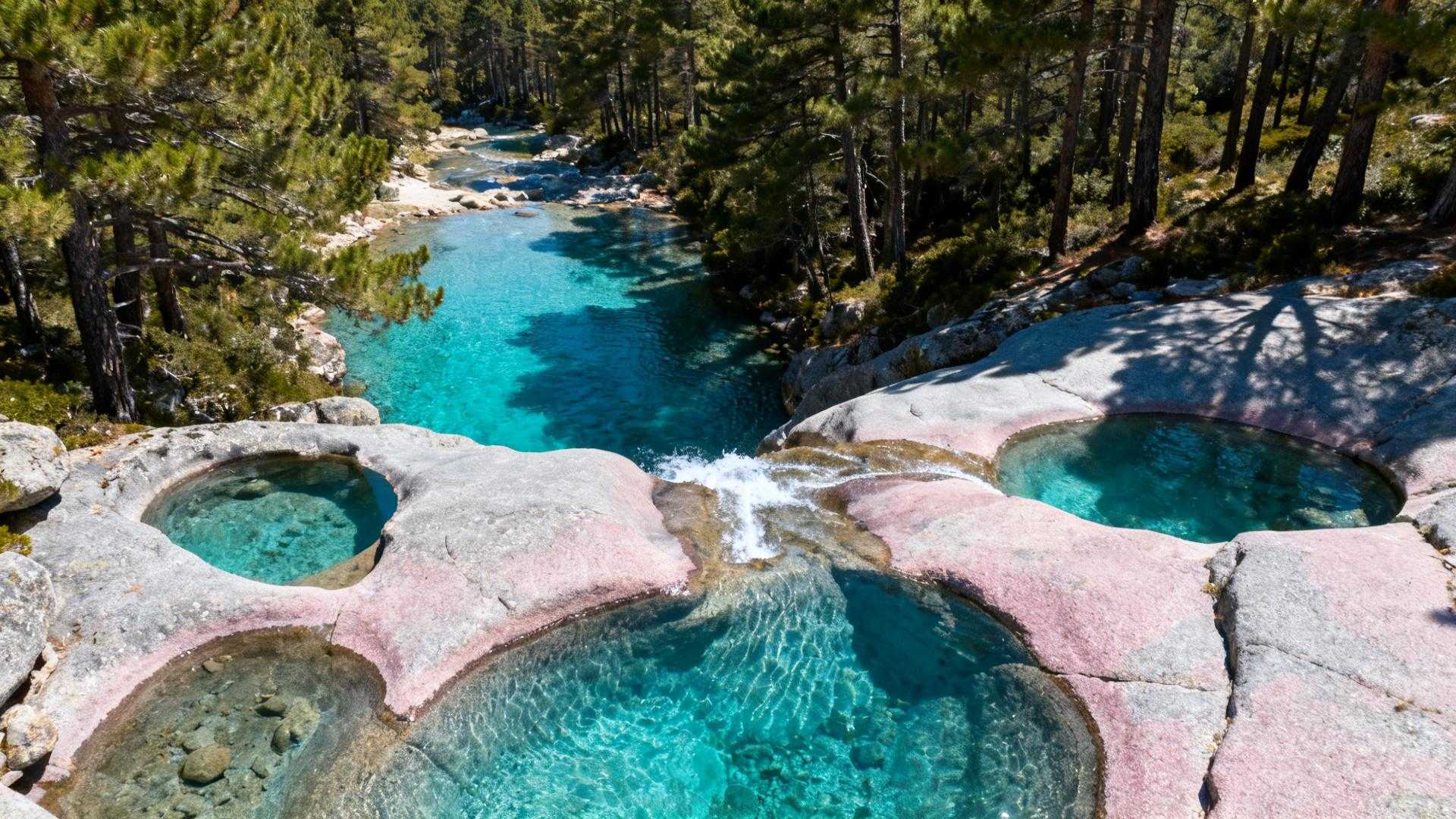 1h de GR20 pour ces vasques turquoise que 50 000 randonneurs visitent sans l'effort