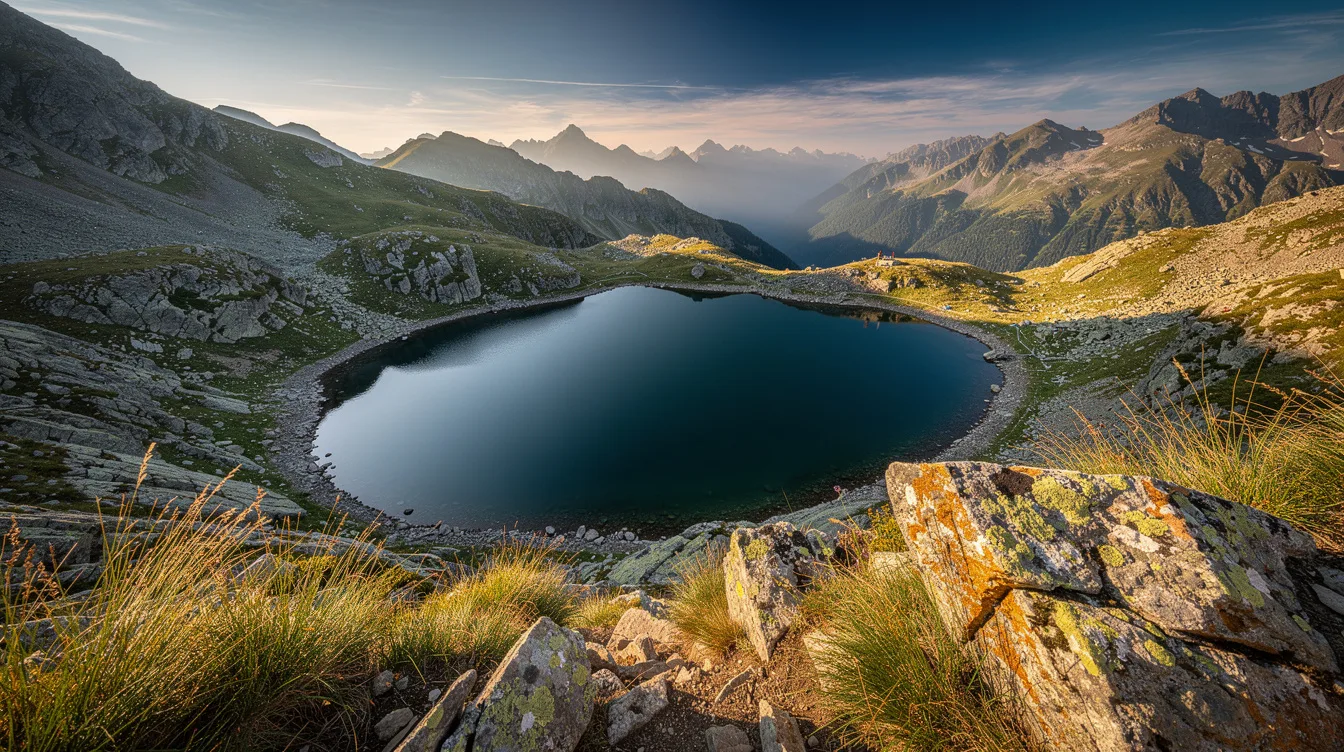 Depuis la route du Tourmalet, ce lac pyrénéen se rejoint après 2 h de marche